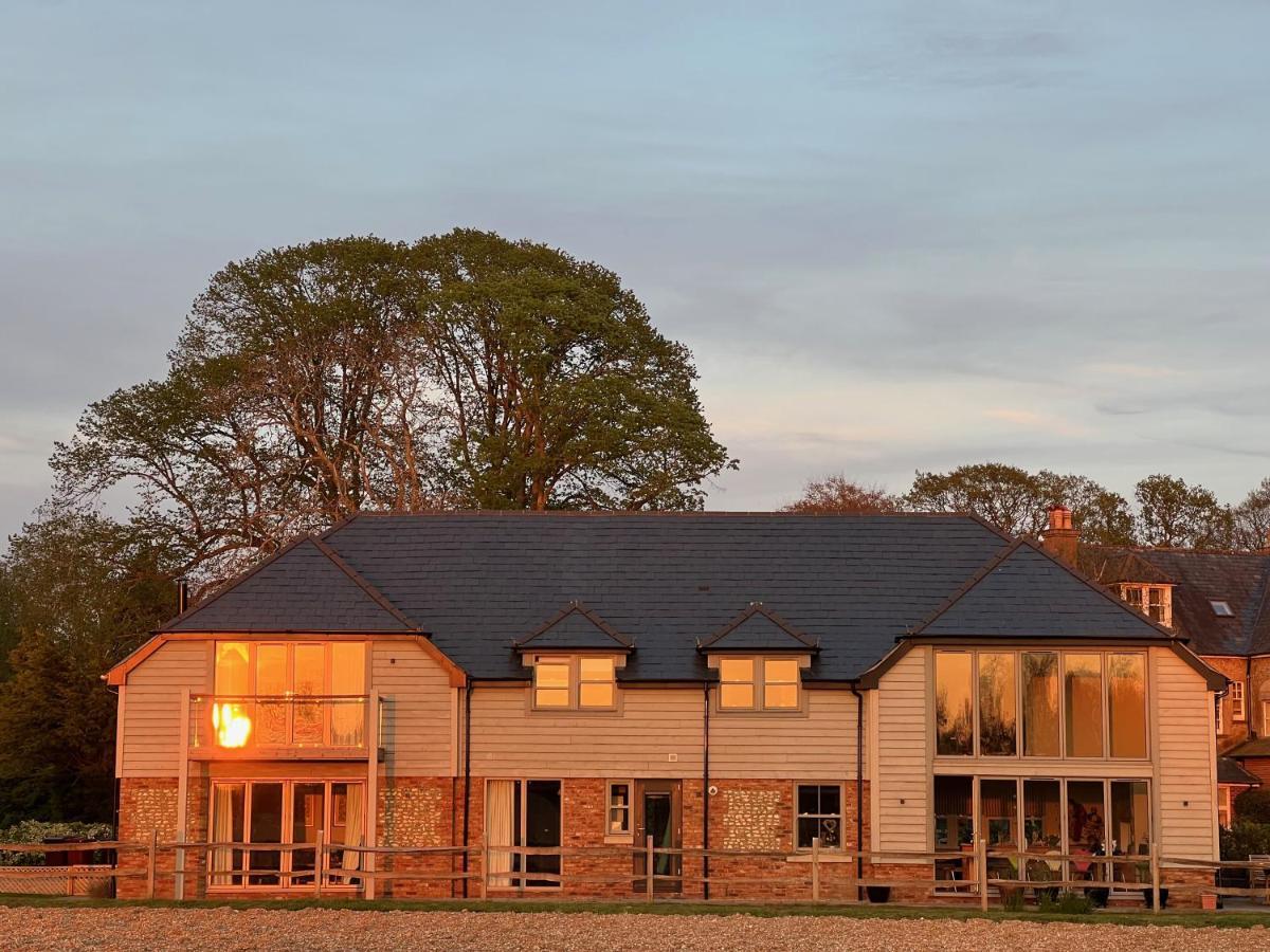 לינה וארוחת בוקר צ'יצ'סטר Flint House - Goodwood Events מראה חיצוני תמונה