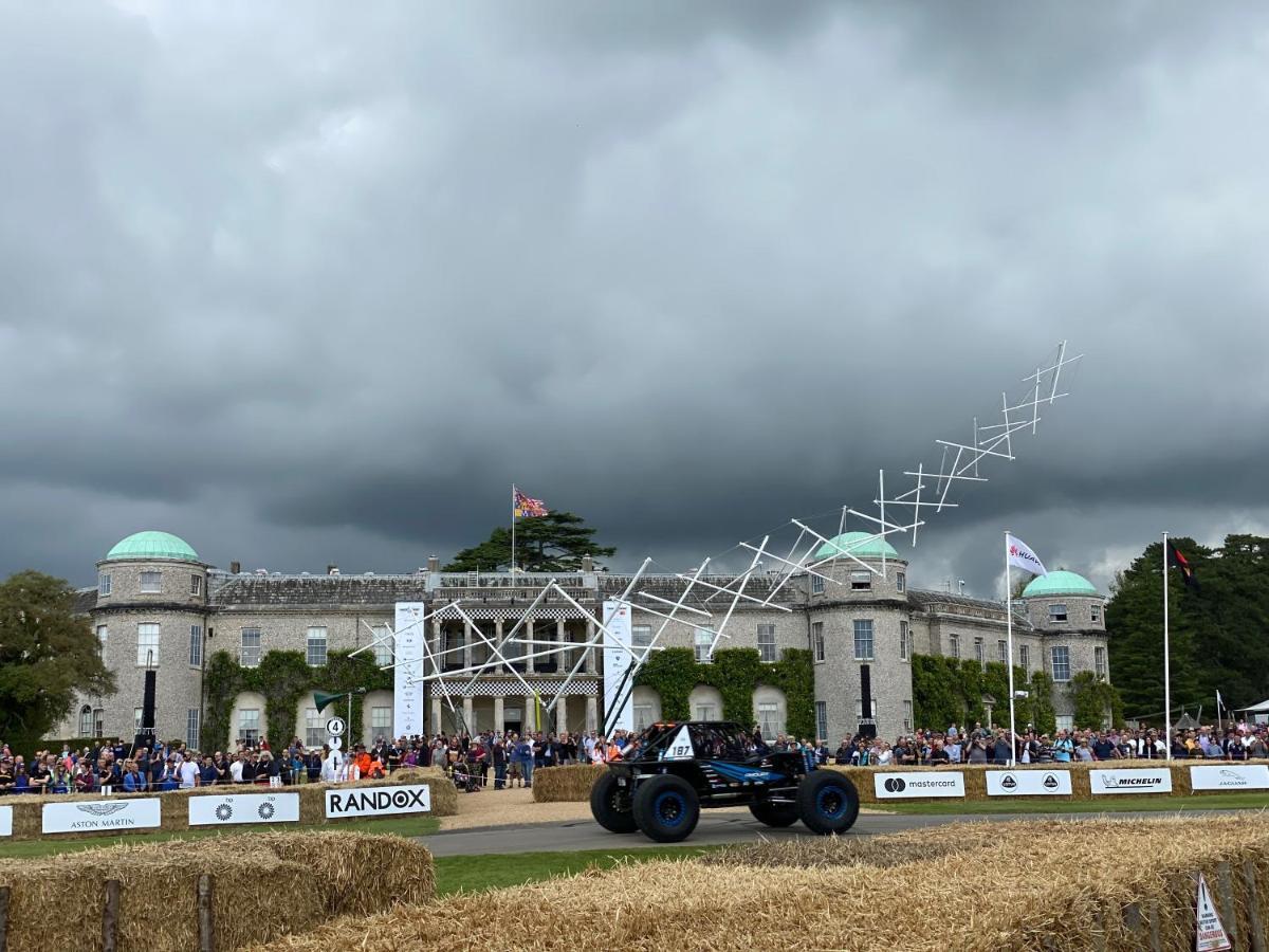 לינה וארוחת בוקר צ'יצ'סטר Flint House - Goodwood Events מראה חיצוני תמונה